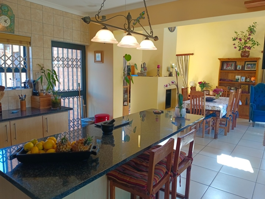 3 Bedroom Property for Sale in Sandbaai Western Cape